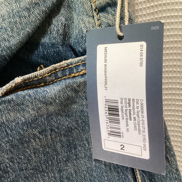 NWT Universal Thread Barrel Jeans * Medium Wash* 2 - Picture 5 of 6